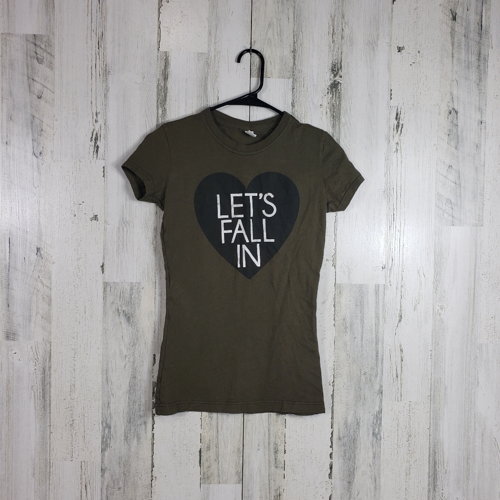 Let's fall in love tshirt size M